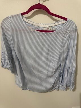 Vineyard Vines Light Blue and White Striped Women's Blouse